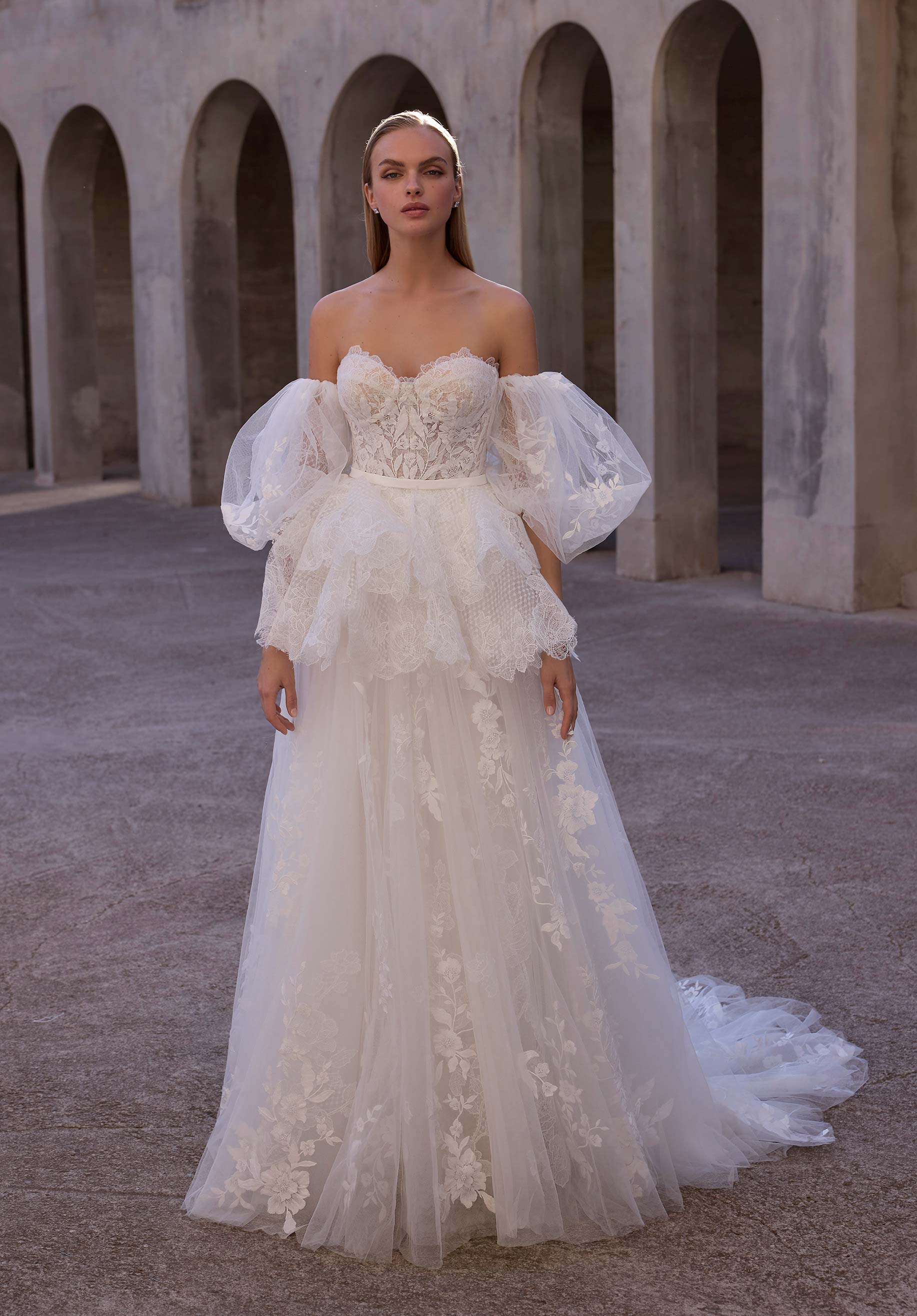 Cordia från Morilee i a-line stil brudklänning