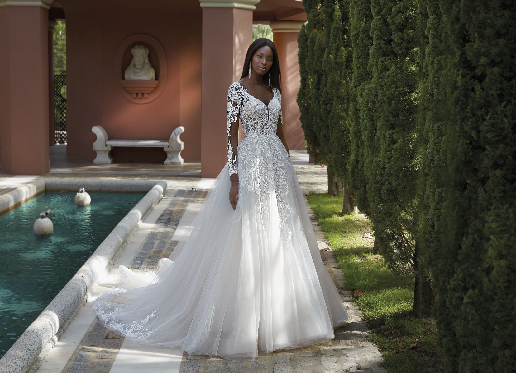 Style 1197 från Demetrios i a-line stil brudklänning