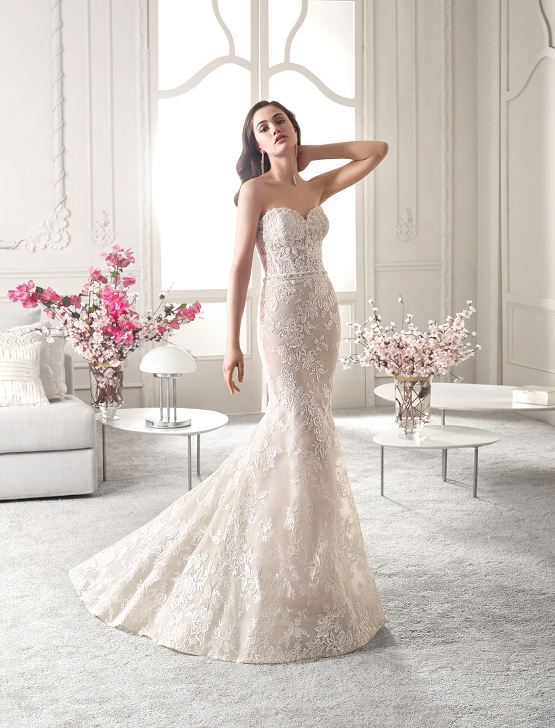 Style 826 från Demetrios i flared stil brudklänning