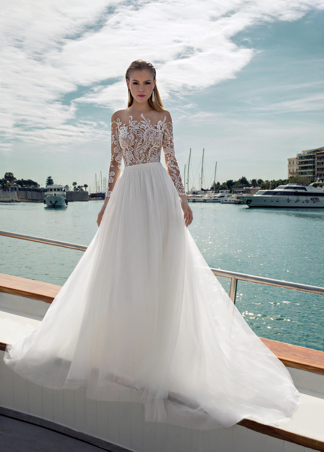 Style DR279T-DR266S från Demetrios i separate skirt, separate top stil brudklänning