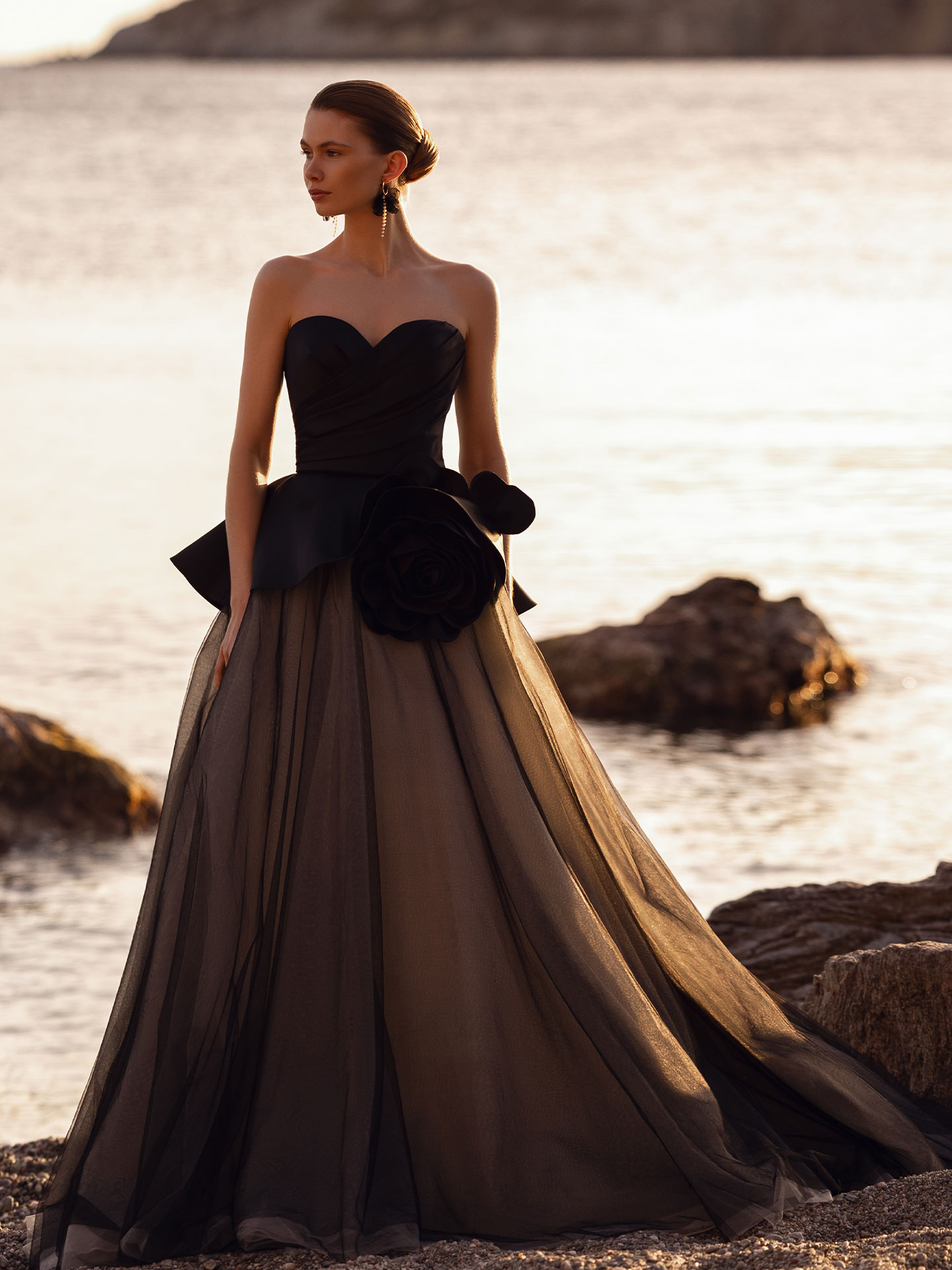 Style DR436 från Demetrios i ball gown stil brudklänning