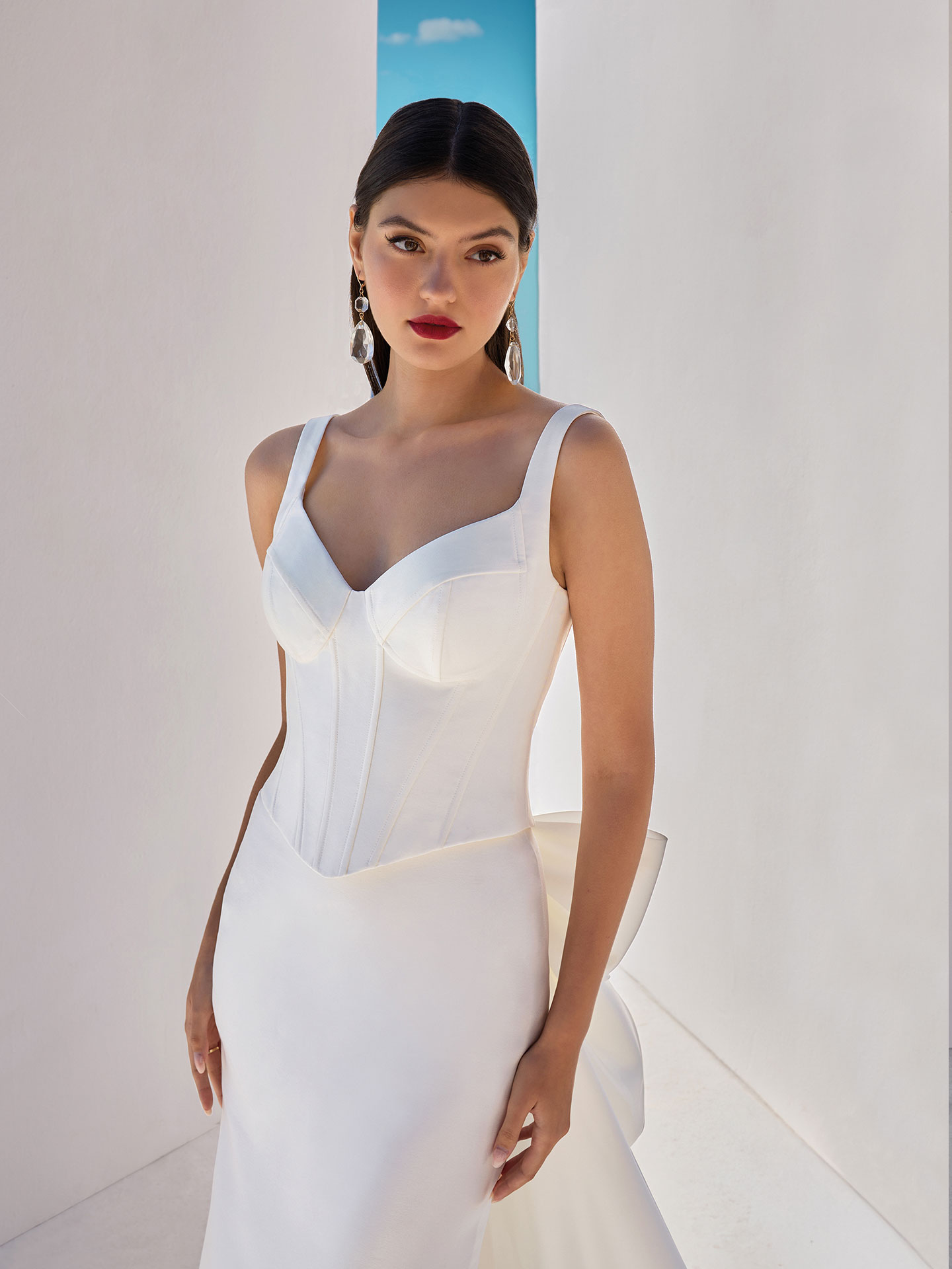 Style T246 från Demetrios i separate top stil brudklänning