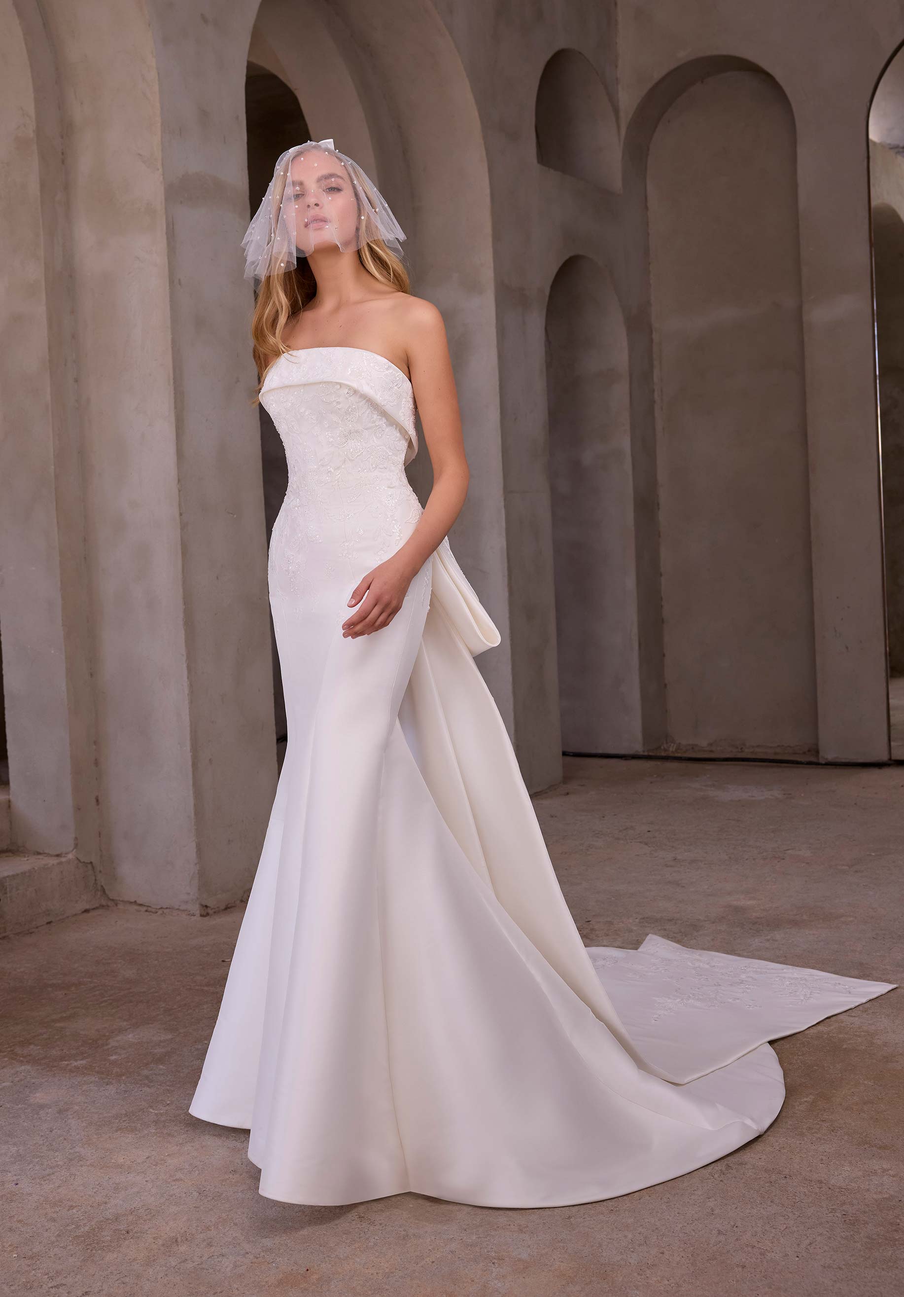 Atalanta från Morilee i fit and flare stil brudklänning
