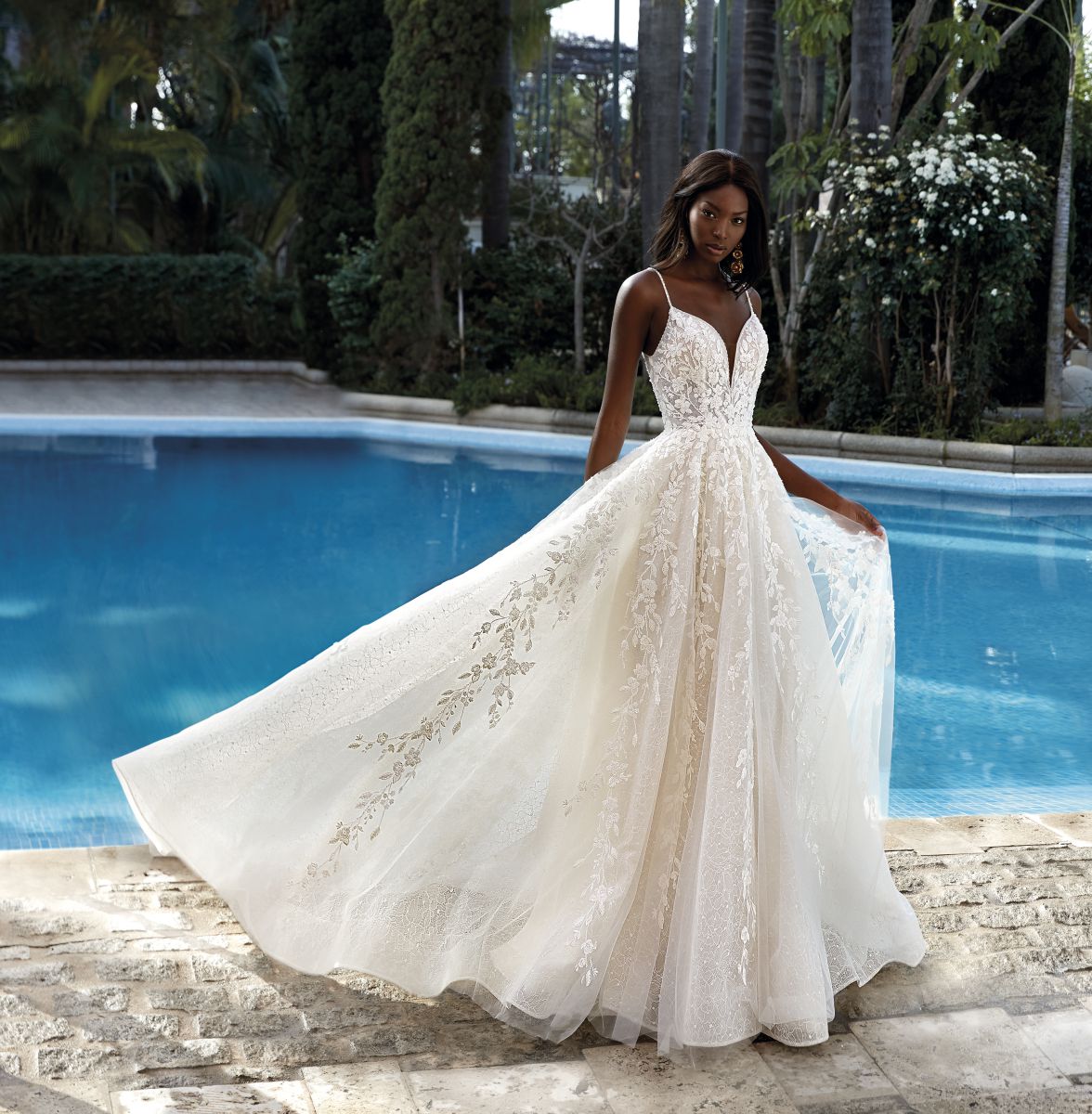 Style 1199 från Demetrios i a-line stil brudklänning