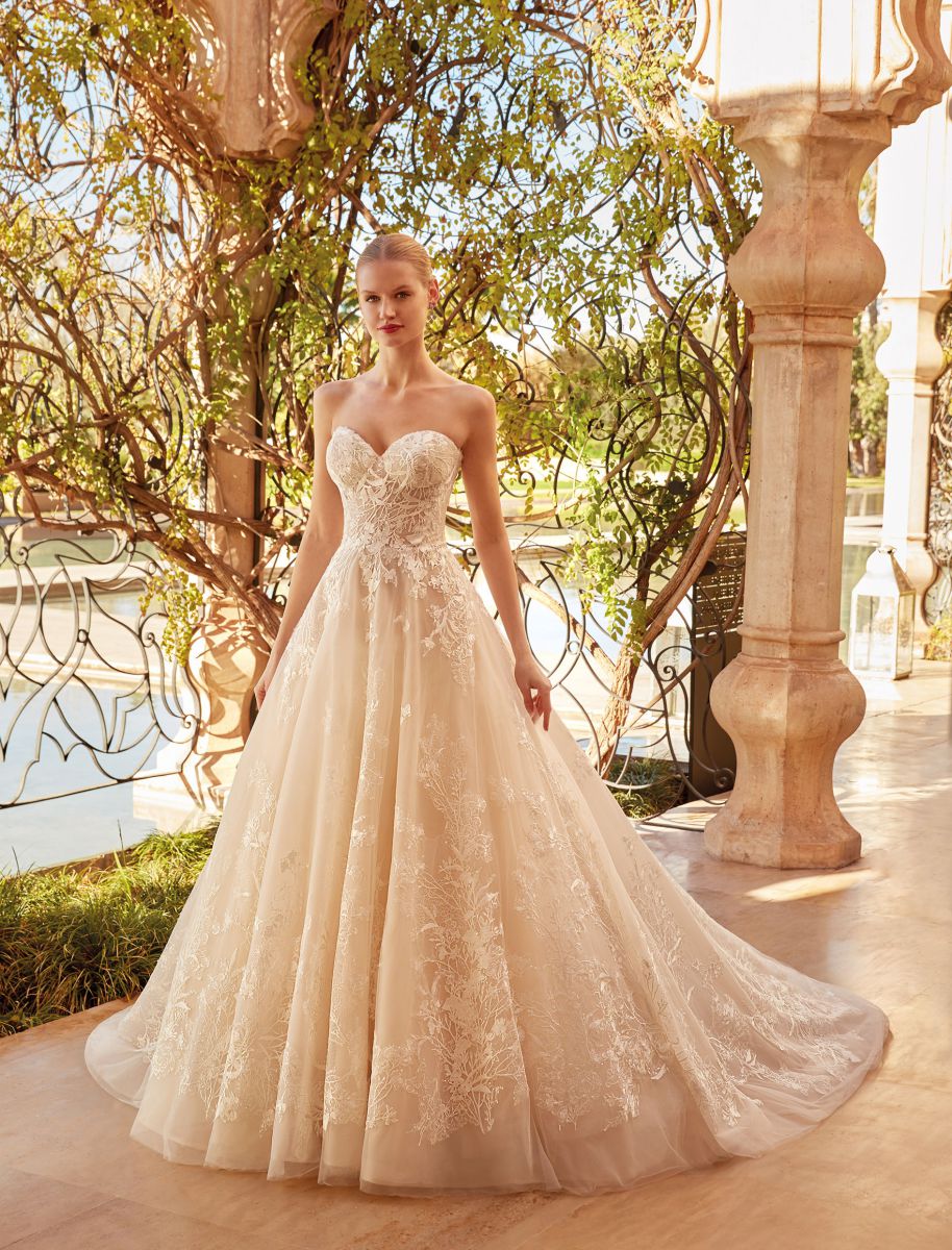 Style 200123 från Demetrios i ballgown stil brudklänning