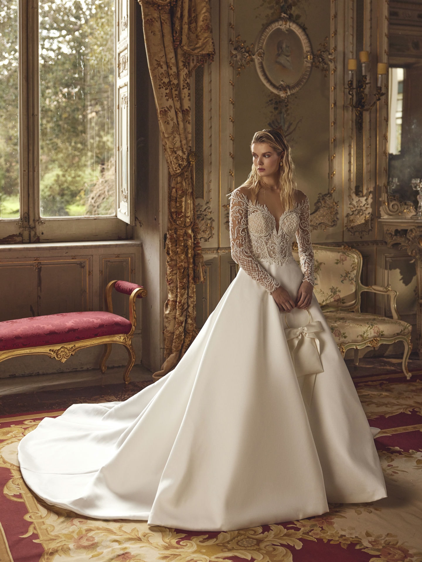 Style 1287 från Demetrios i a-line stil brudklänning
