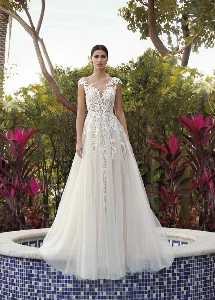 Style 1002 från Demetrios i a-line stil brudklänning