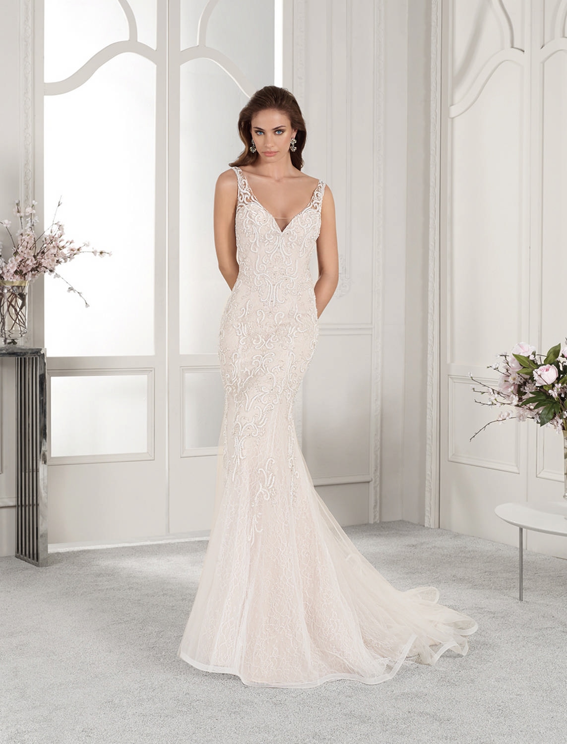 Style 850 från Demetrios i flared stil brudklänning
