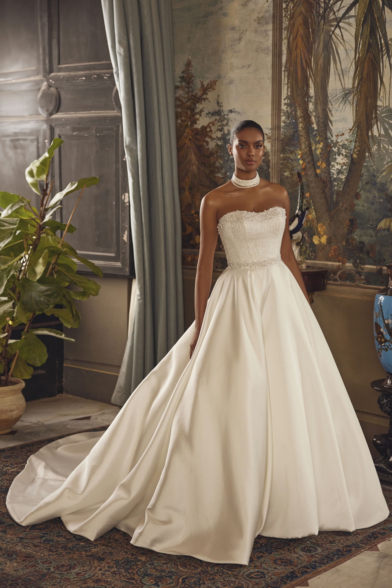 Style 1286 från Demetrios i ballgown stil brudklänning