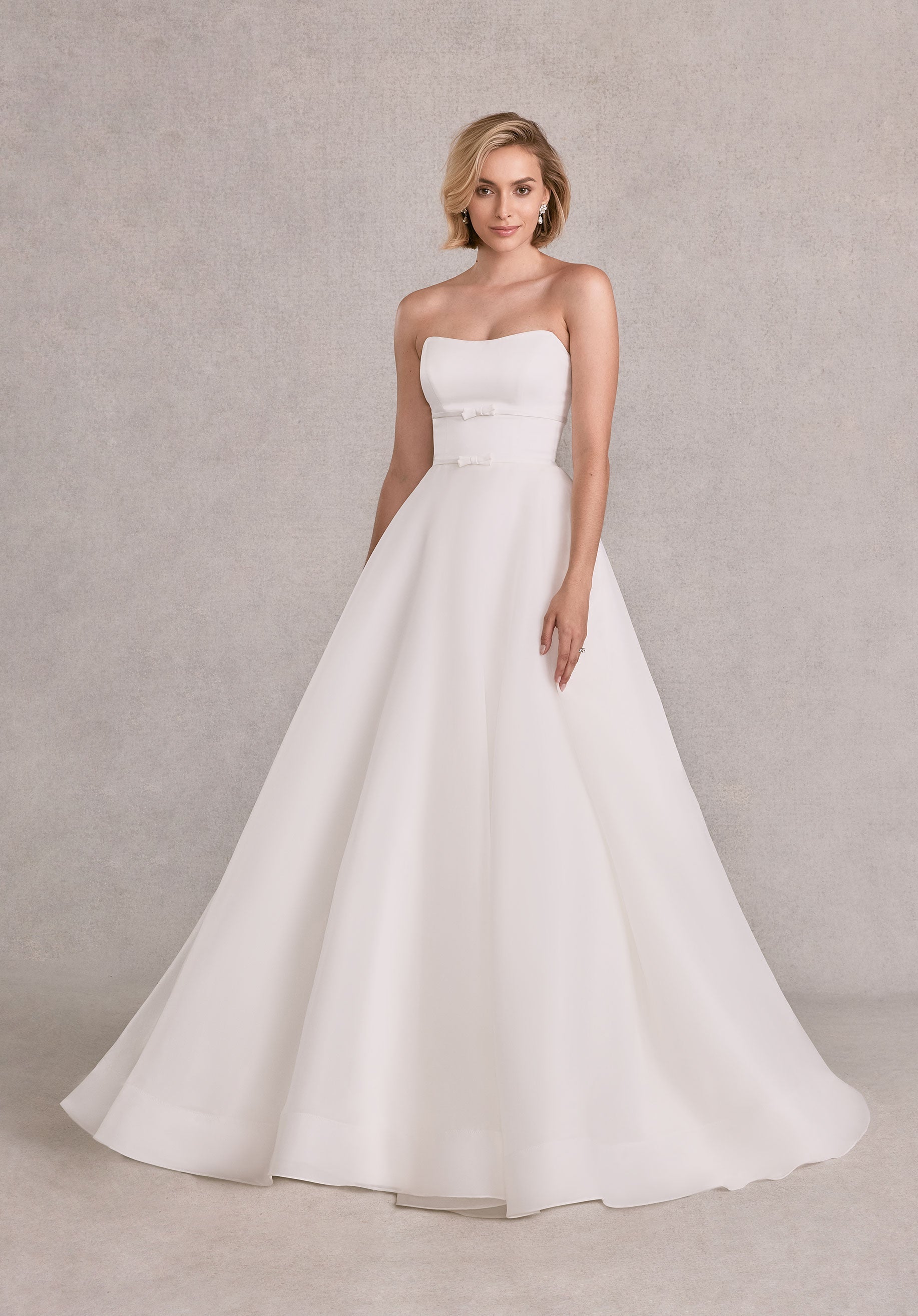 Sammie från Morilee i a-line, ball gown stil brudklänning