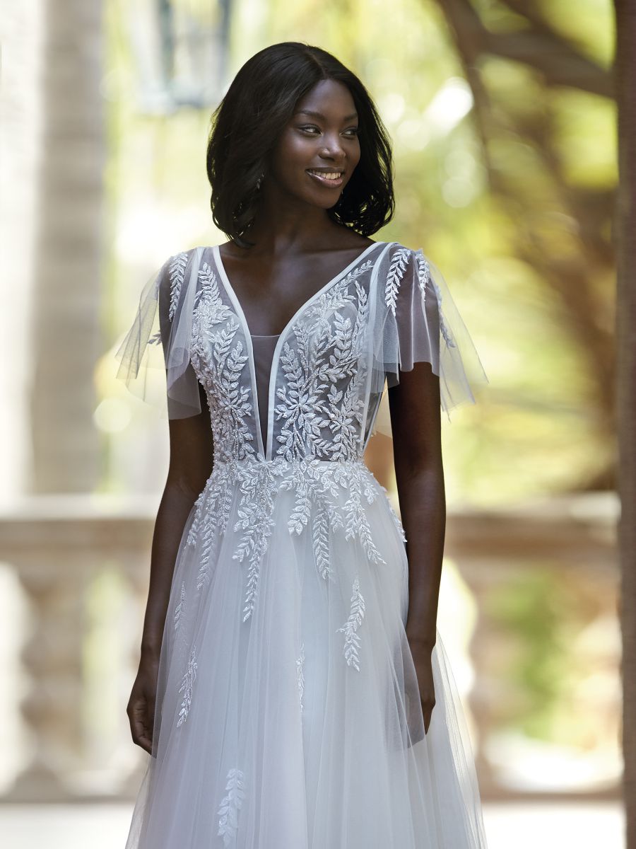 Style 1192 från Demetrios i a-line stil brudklänning
