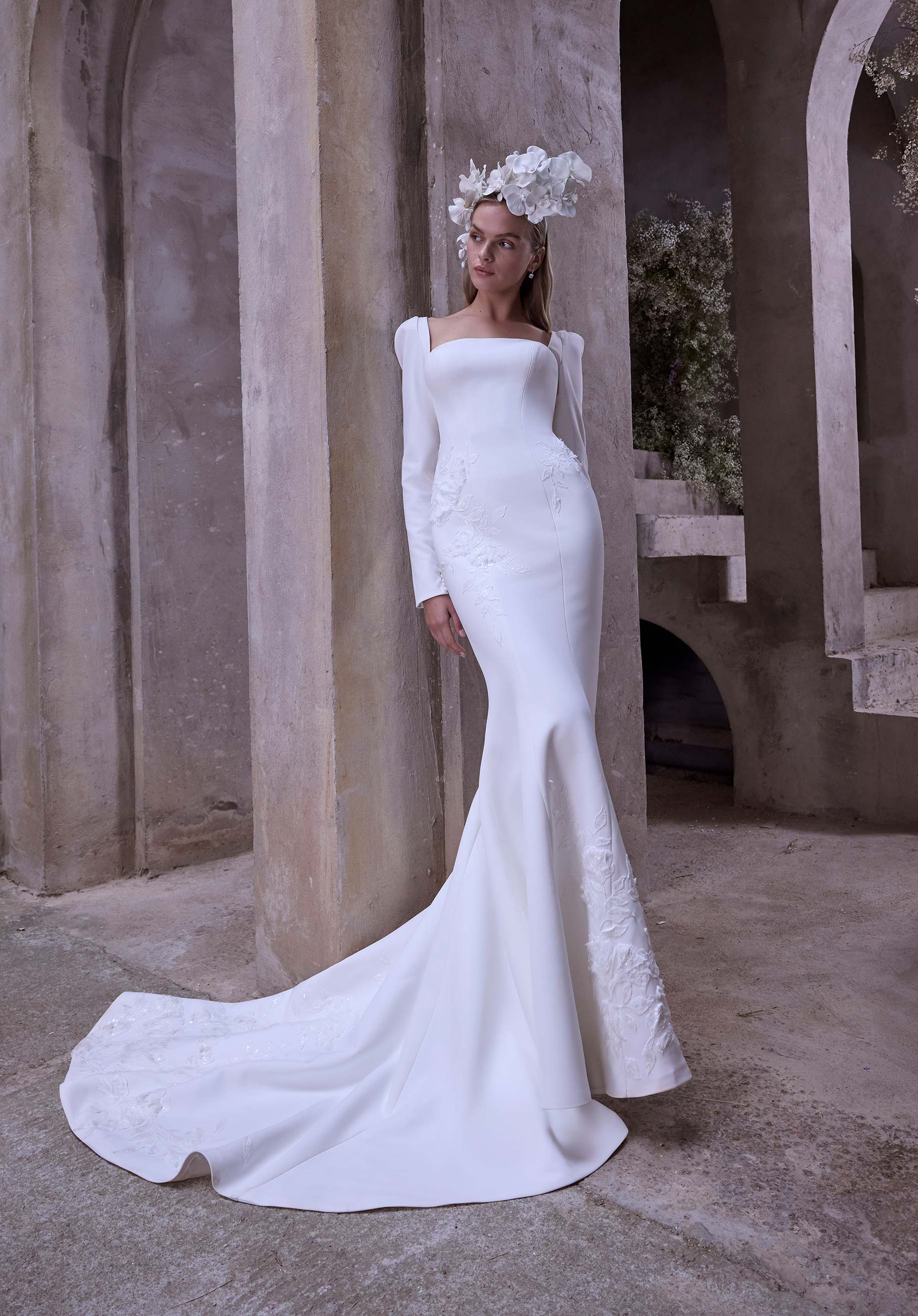 Zephira från Morilee i fit and flare, ball gown stil brudklänning
