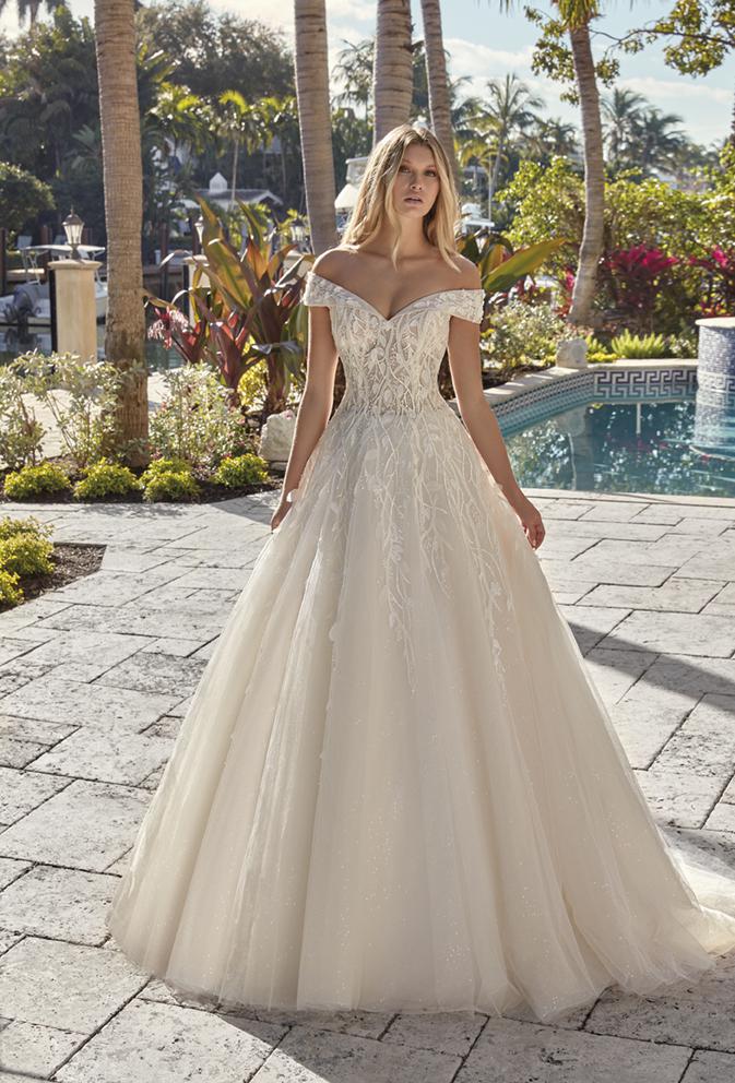 Style 1007 från Demetrios i a-line stil brudklänning