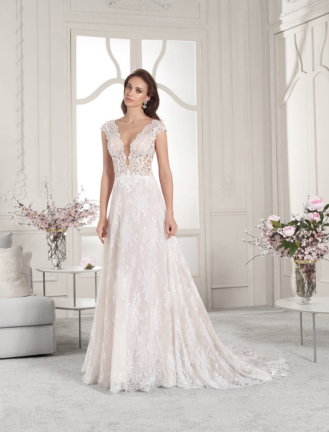 Style 853 från Demetrios i a-line stil brudklänning