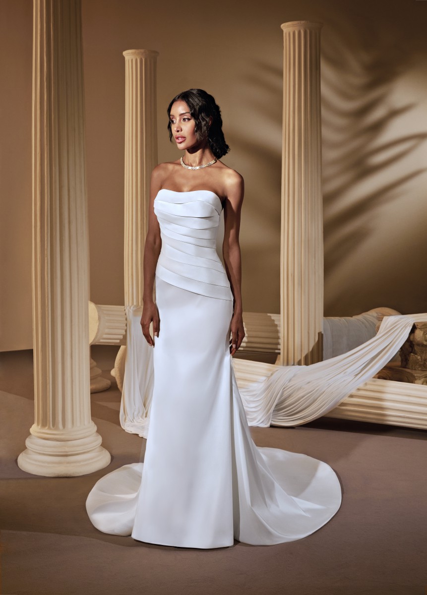 Style 1167 från Demetrios i sheath stil brudklänning