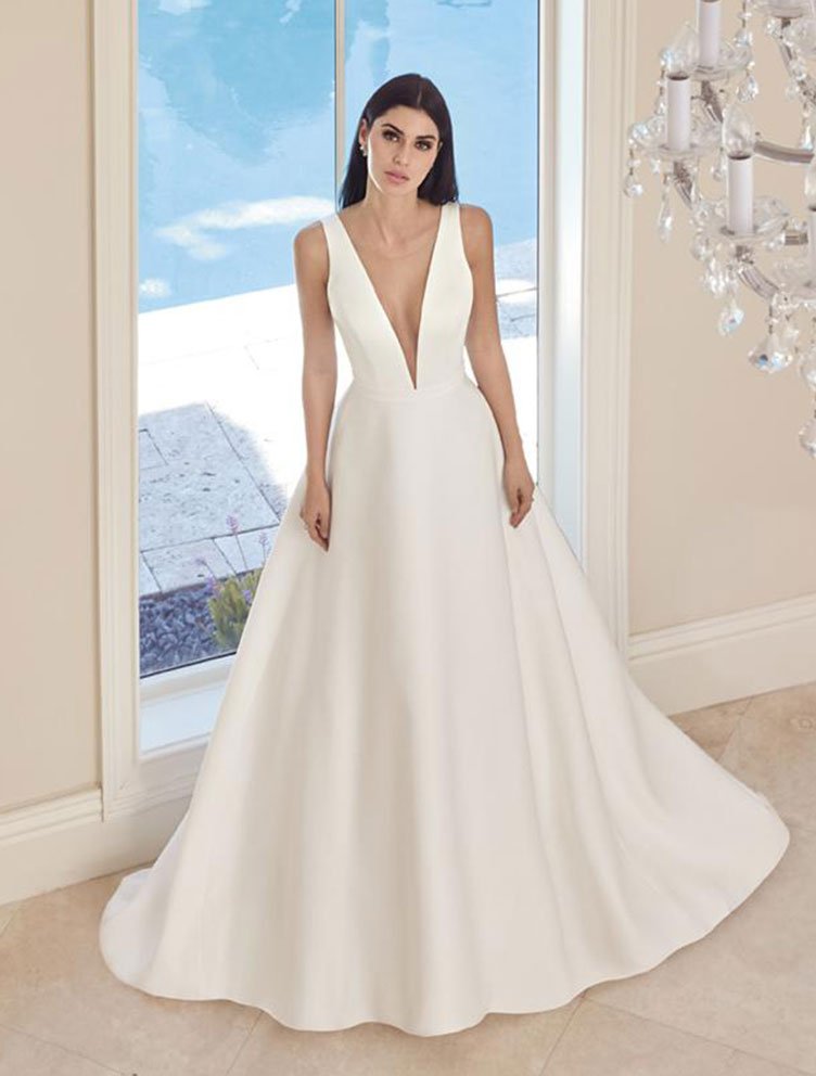 Style 1073 från Demetrios i a-line stil brudklänning