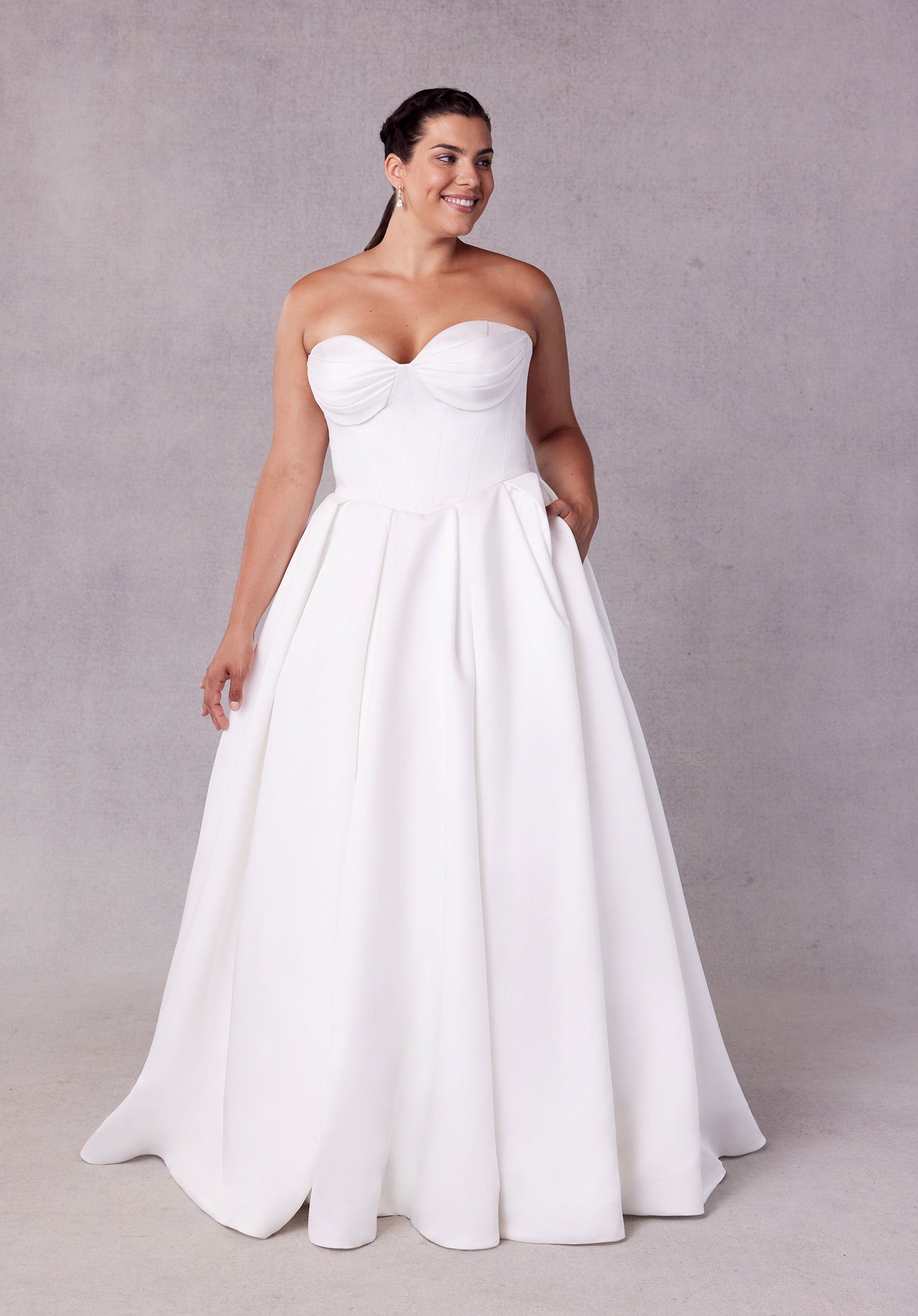 Sophira från Morilee i a-line, ball gown stil brudklänning