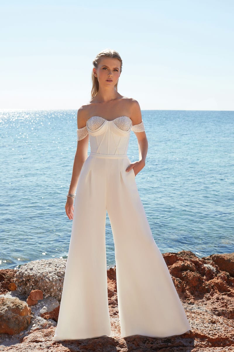 Style T224 + PA106 från Demetrios i separate pants, separate top stil brudklänning