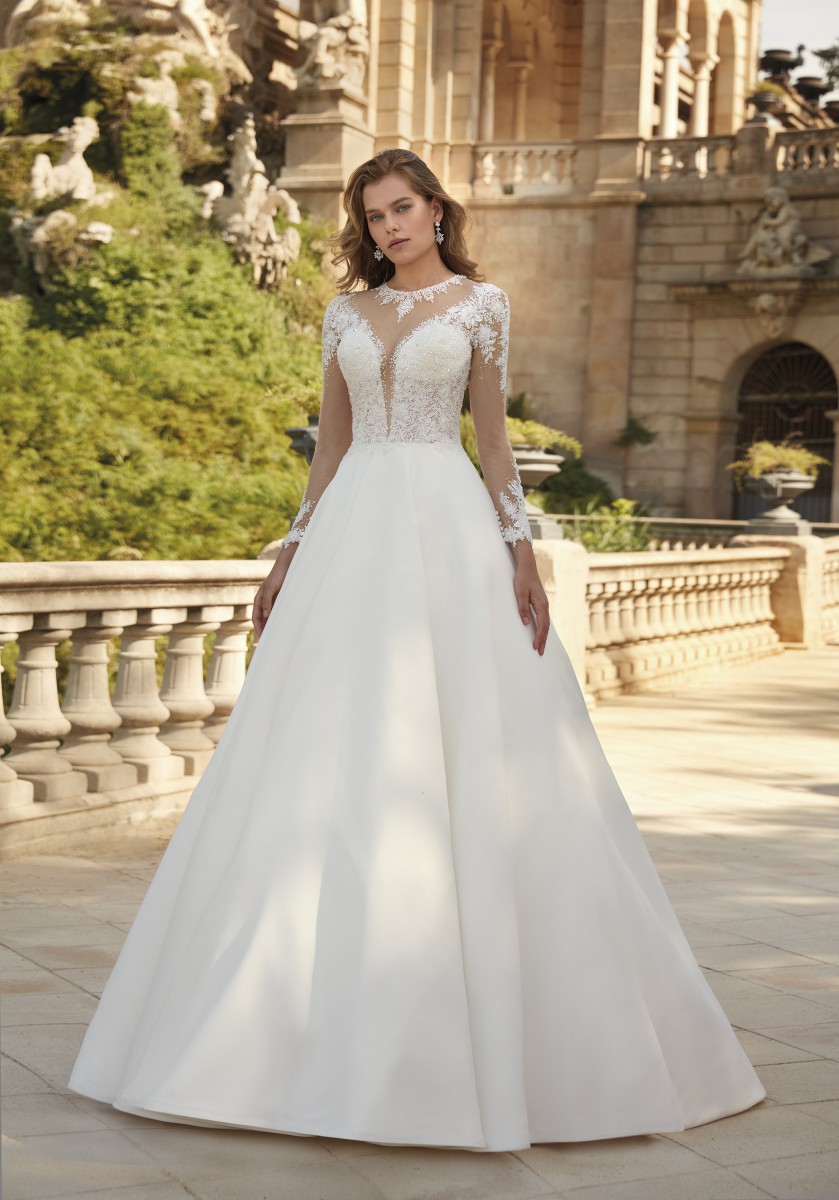 Style 1161 från Demetrios i ballgown stil brudklänning
