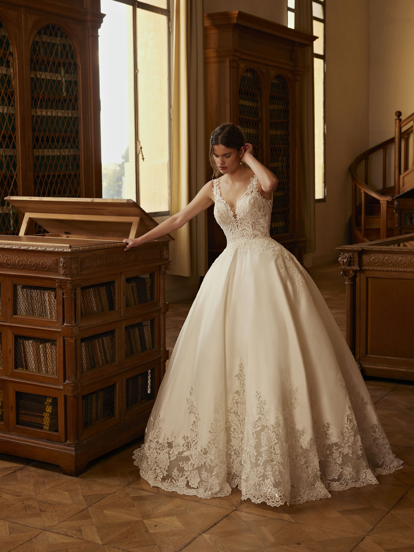 Style 1278 från Demetrios i ballgown stil brudklänning
