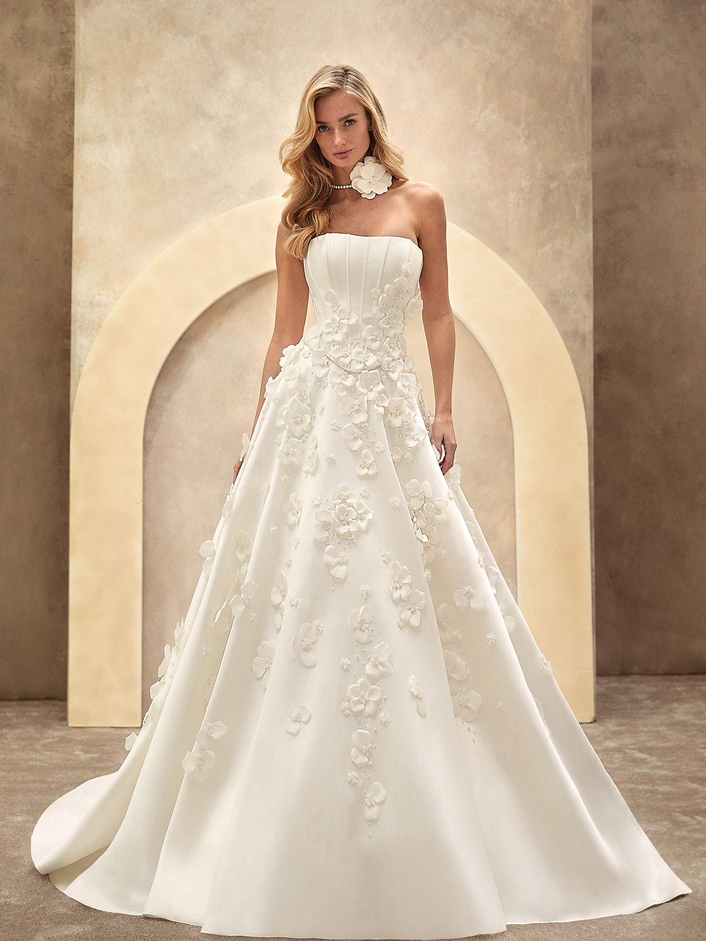 Style 1530 från Demetrios i a-line stil brudklänning