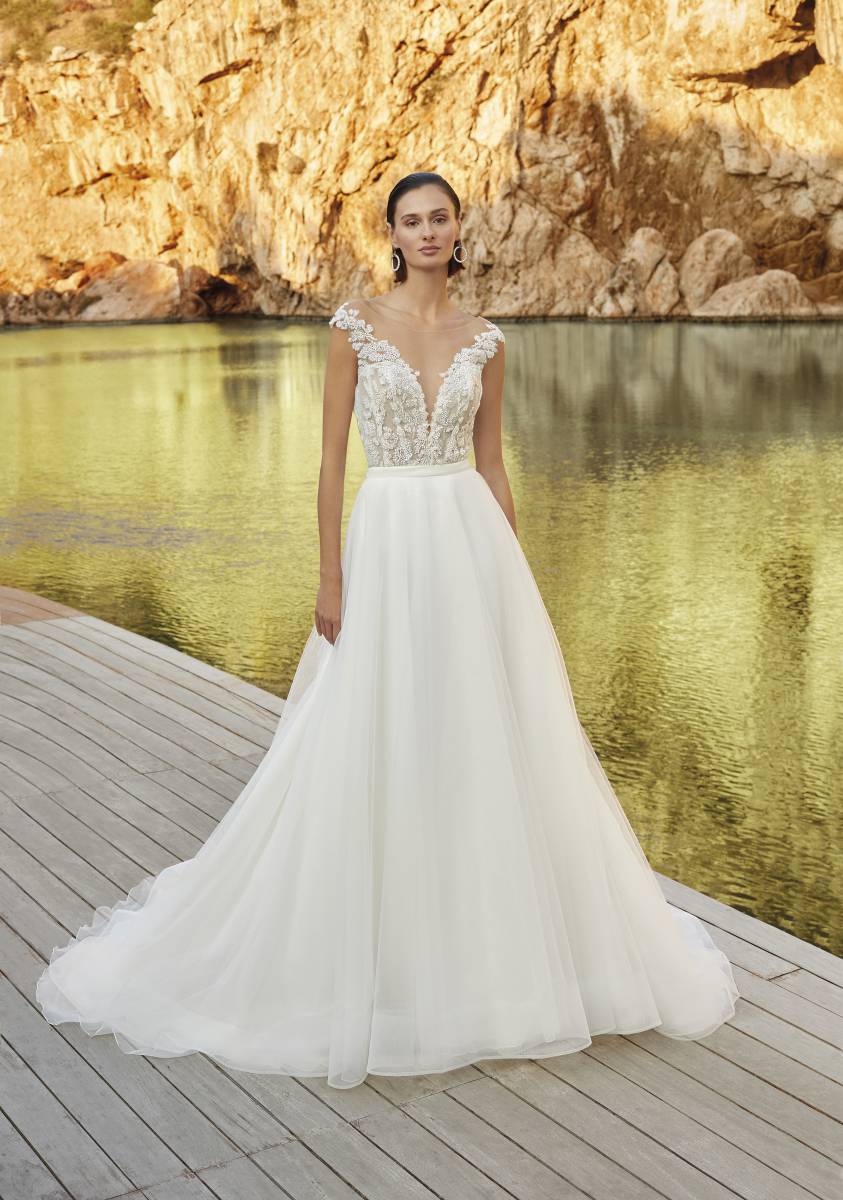 Style T220 – SK08 från Demetrios i a-line, separate skirt, separate top stil brudklänning