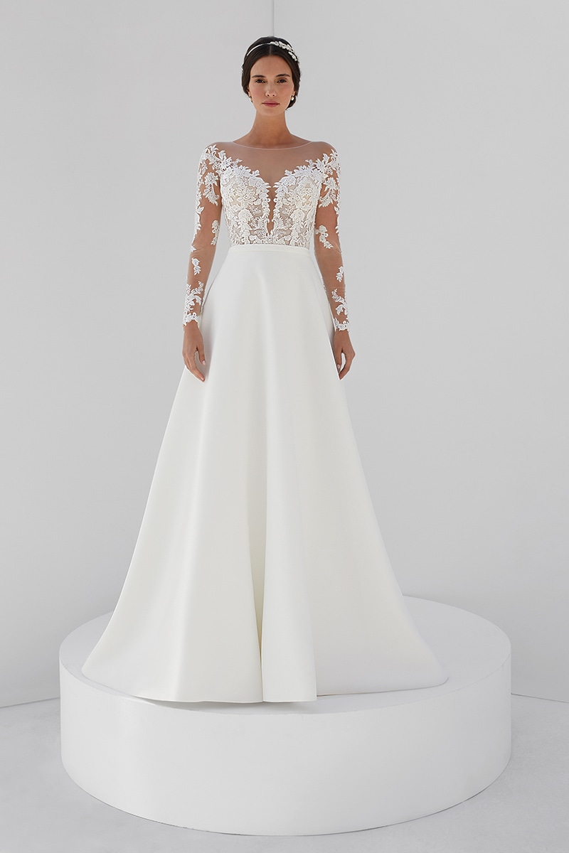 Style 20505 från Demetrios i ballgown stil brudklänning