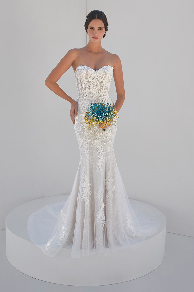 Style 20207 från Demetrios i flared stil brudklänning