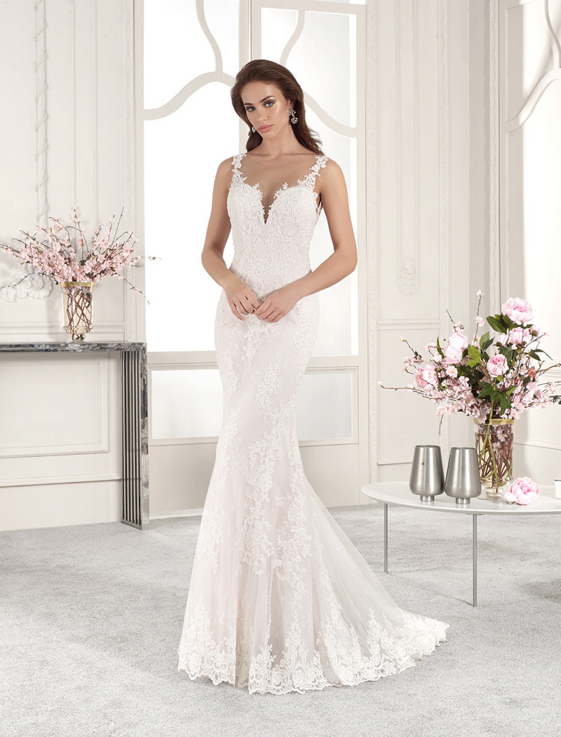 Style 831 från Demetrios i flared stil brudklänning