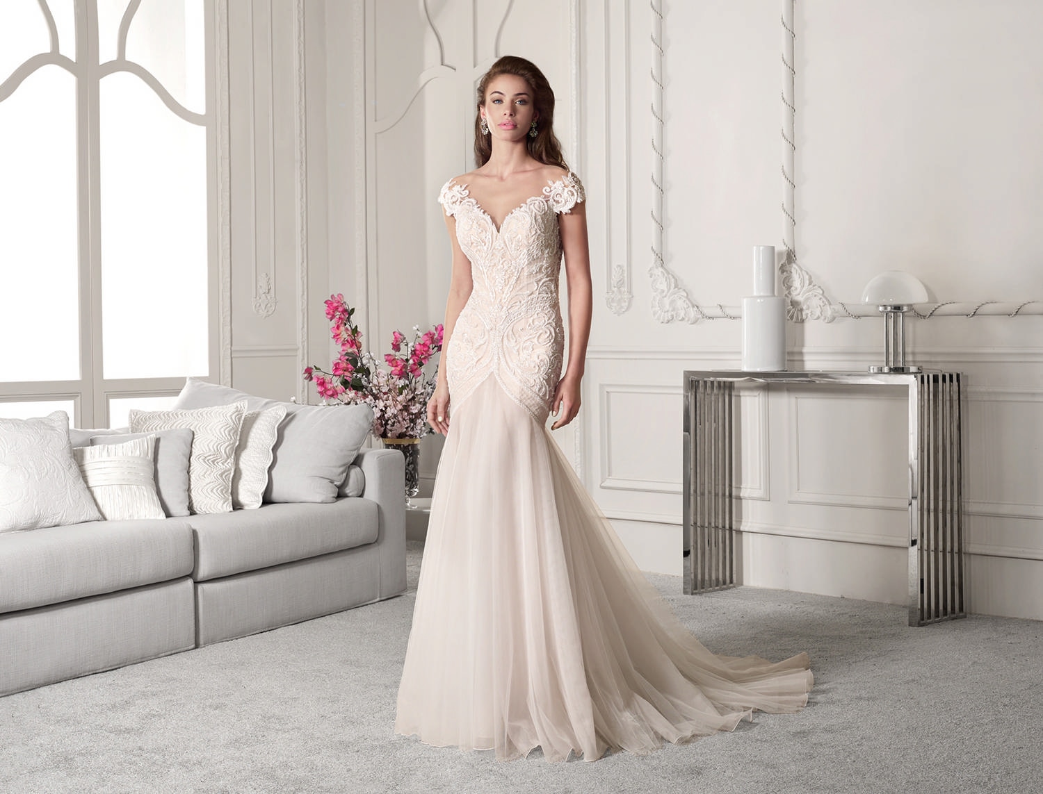 Style 846 från Demetrios i flared stil brudklänning
