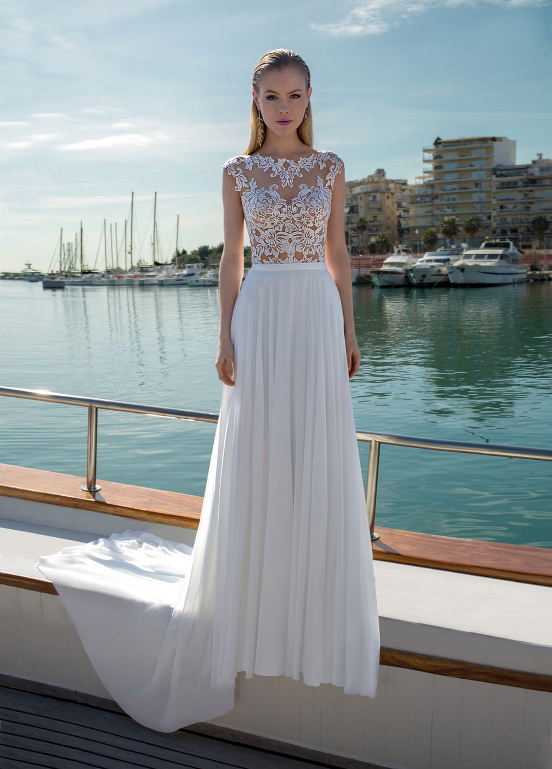Style DR282T-DR270S från Demetrios i separate skirt, separate top stil brudklänning