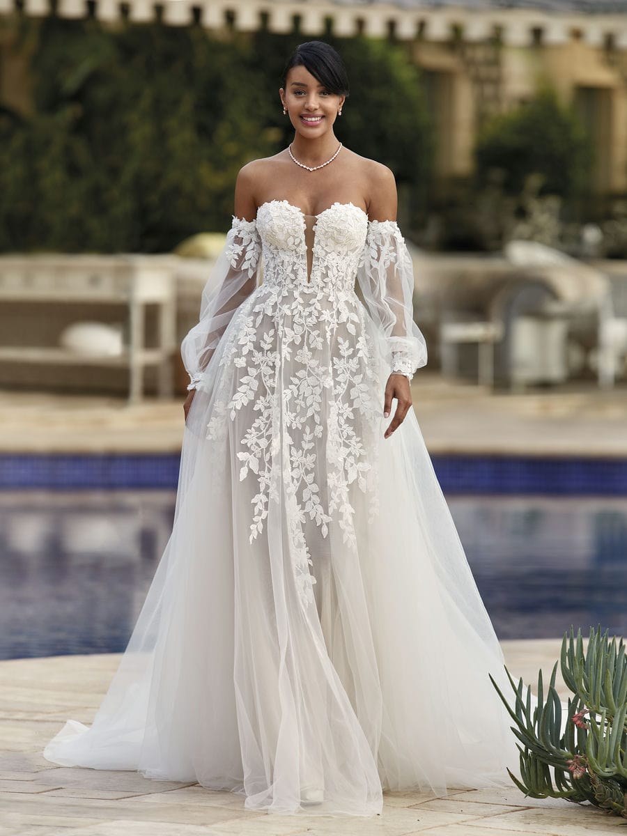 Style 1218 från Demetrios i a-line stil brudklänning