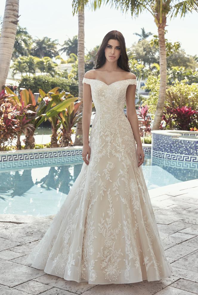 Style 1048 från Demetrios i a-line stil brudklänning