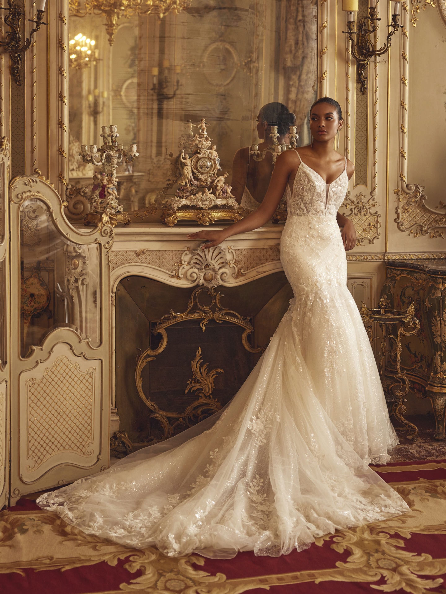 Style 1304 från Demetrios i flared stil brudklänning