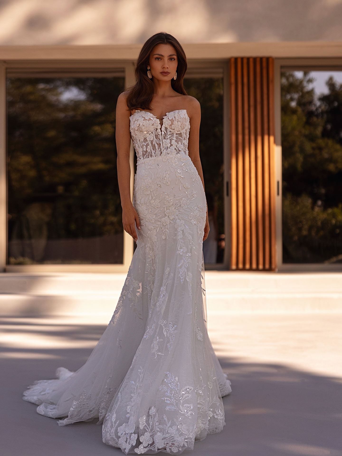 Style 1514 från Demetrios i flared stil brudklänning