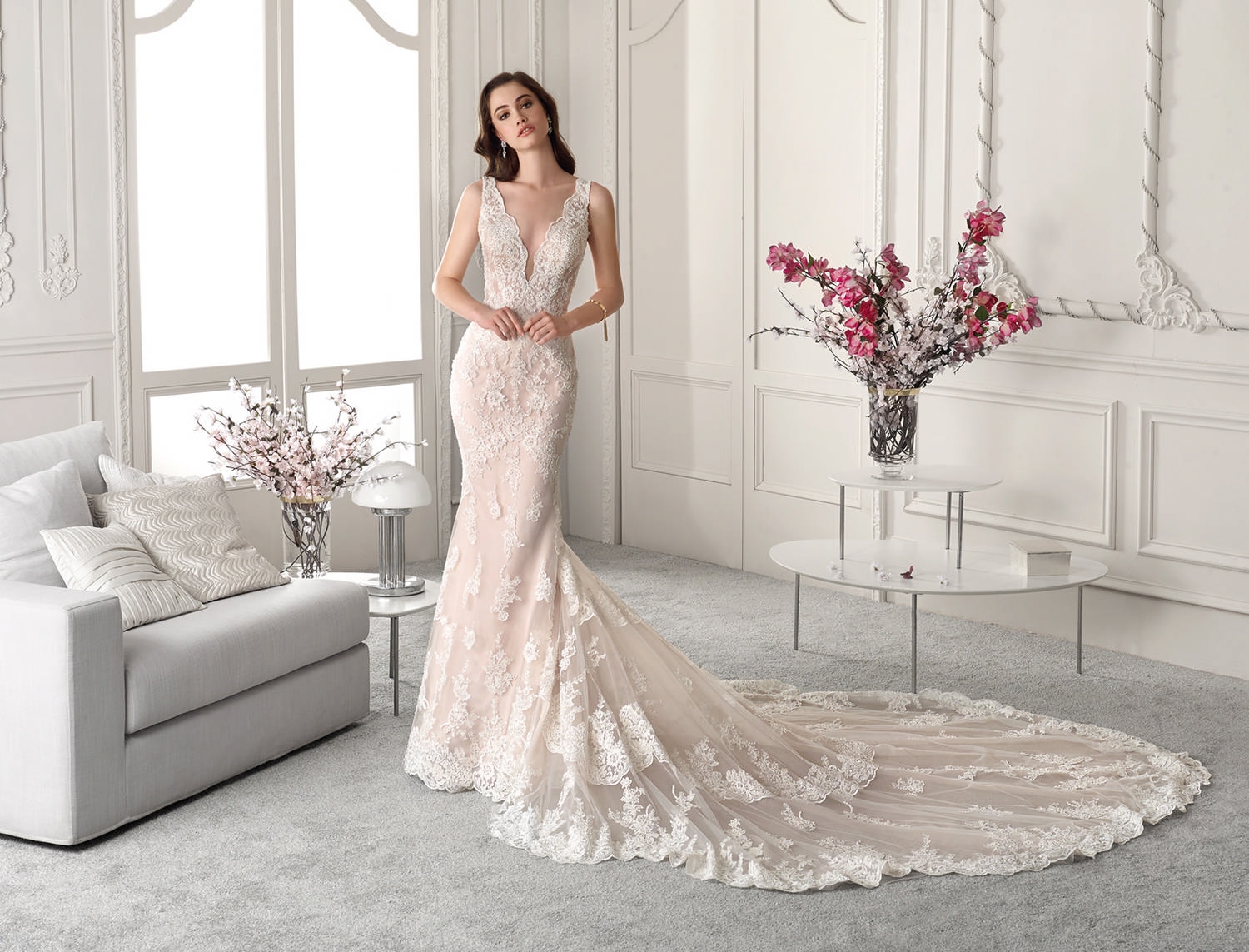Style 872 från Demetrios i flared stil brudklänning