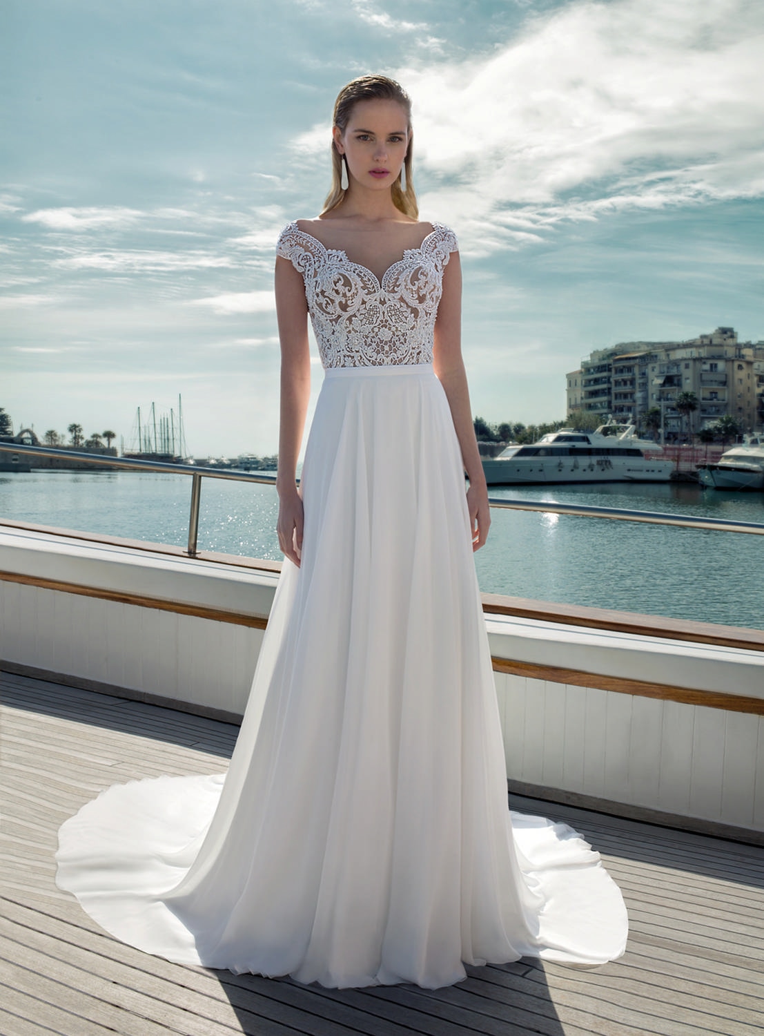Style DR278T-DR270S från Demetrios i separate skirt, separate top stil brudklänning