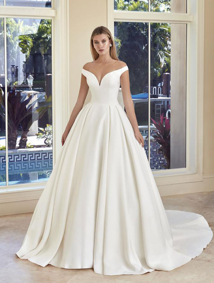 Style 1068 från Demetrios i a-line stil brudklänning