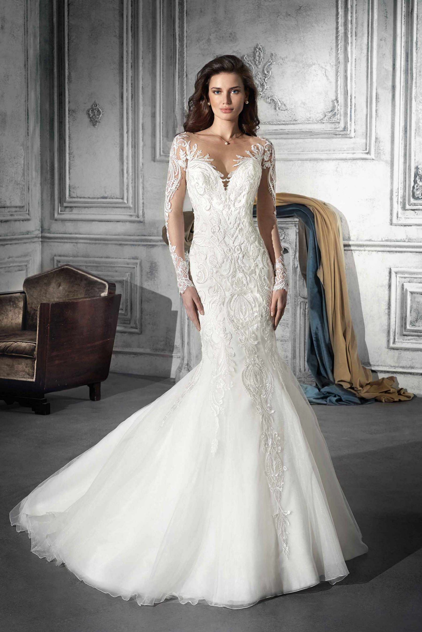 Style 777 från Demetrios i flared stil brudklänning