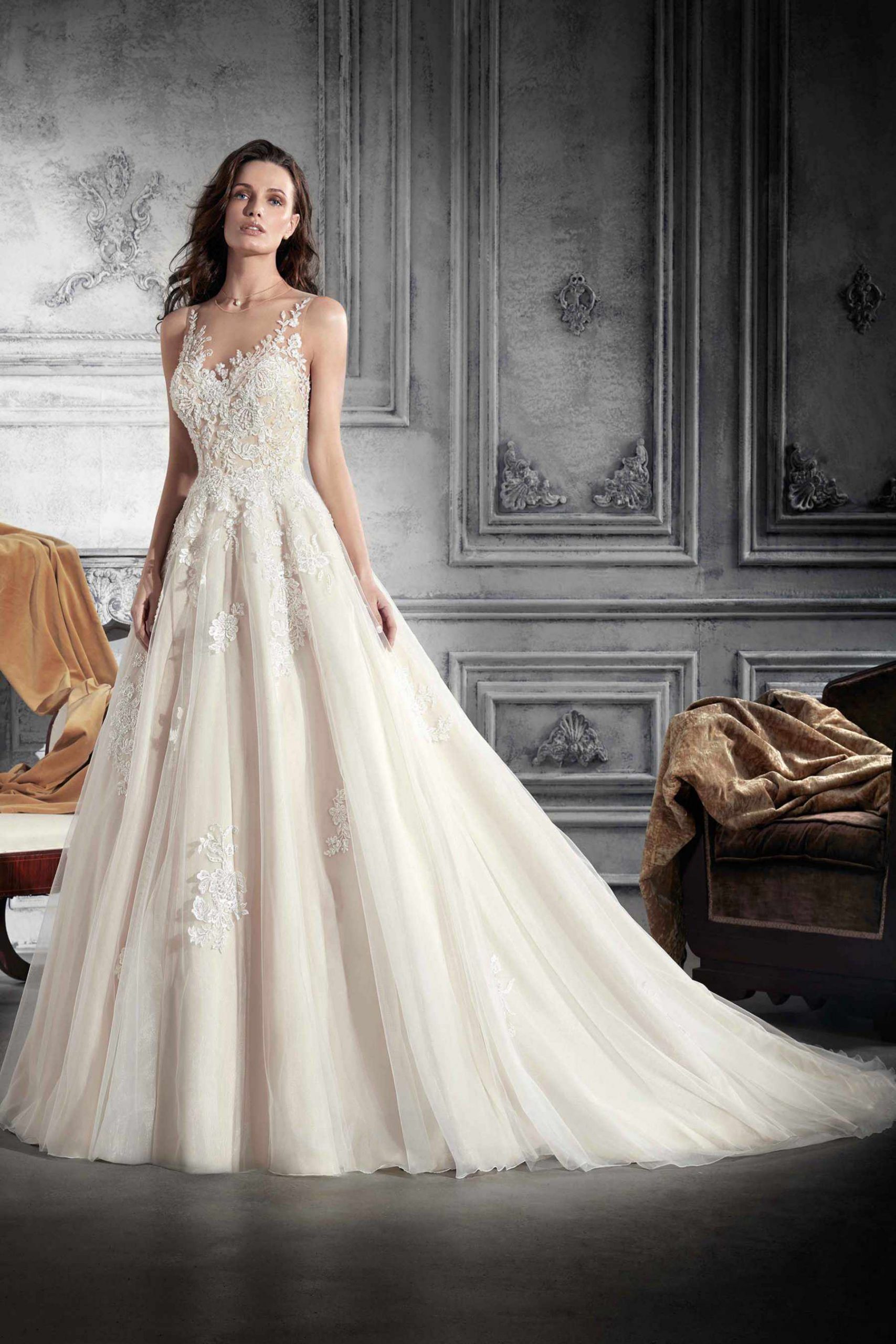 Style 791 från Demetrios i a-line stil brudklänning