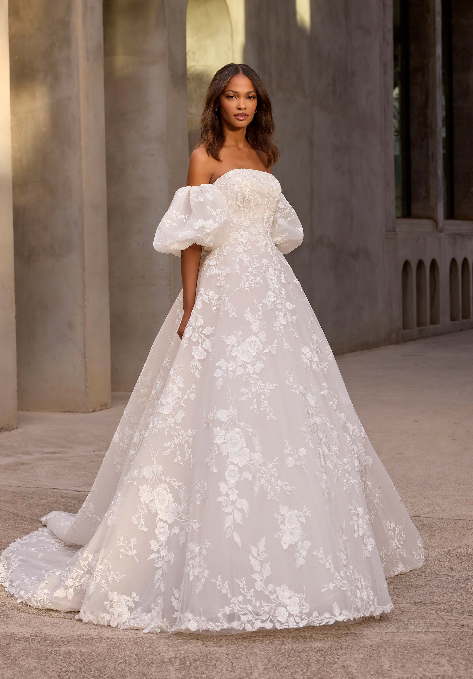 Callyso från Morilee i ball gown stil brudklänning