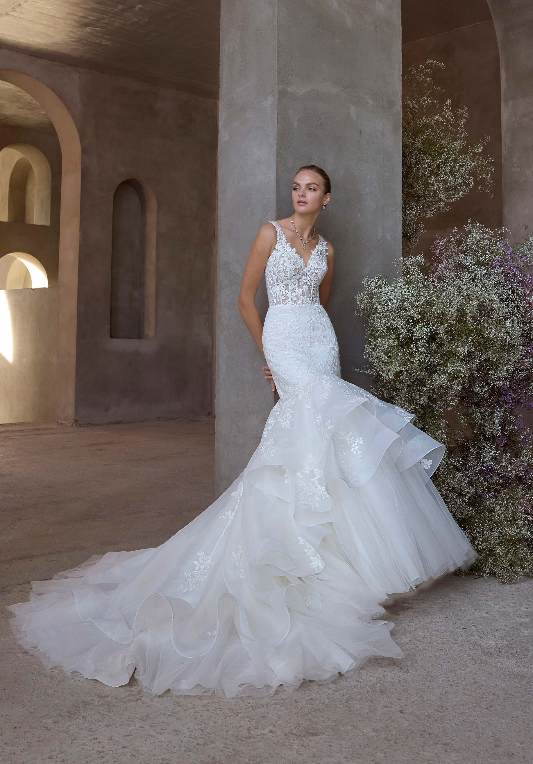 Demetra från Morilee i ball gown stil brudklänning