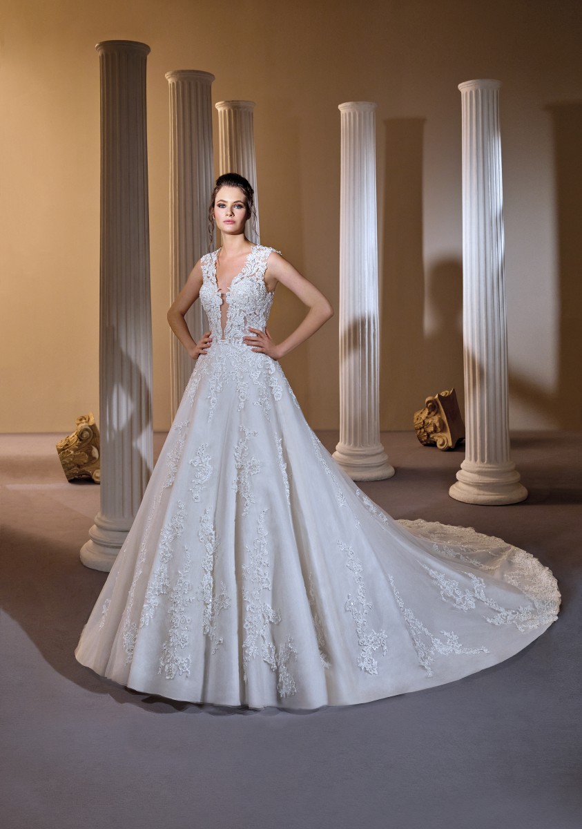Style 1155 från Demetrios i ballgown stil brudklänning
