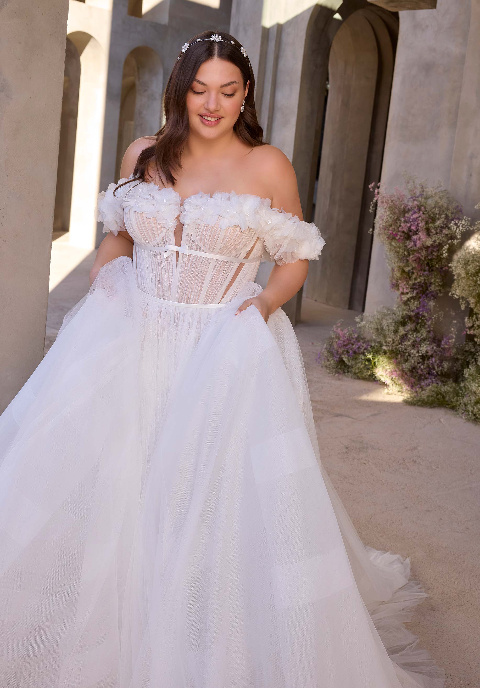 Claudia från Morilee i a-line, ball gown stil brudklänning