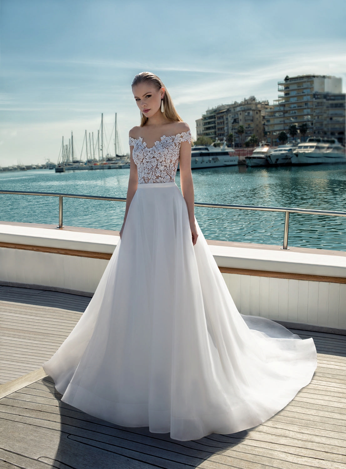 Style DR274T-DR268S från Demetrios i separate skirt, separate top stil brudklänning