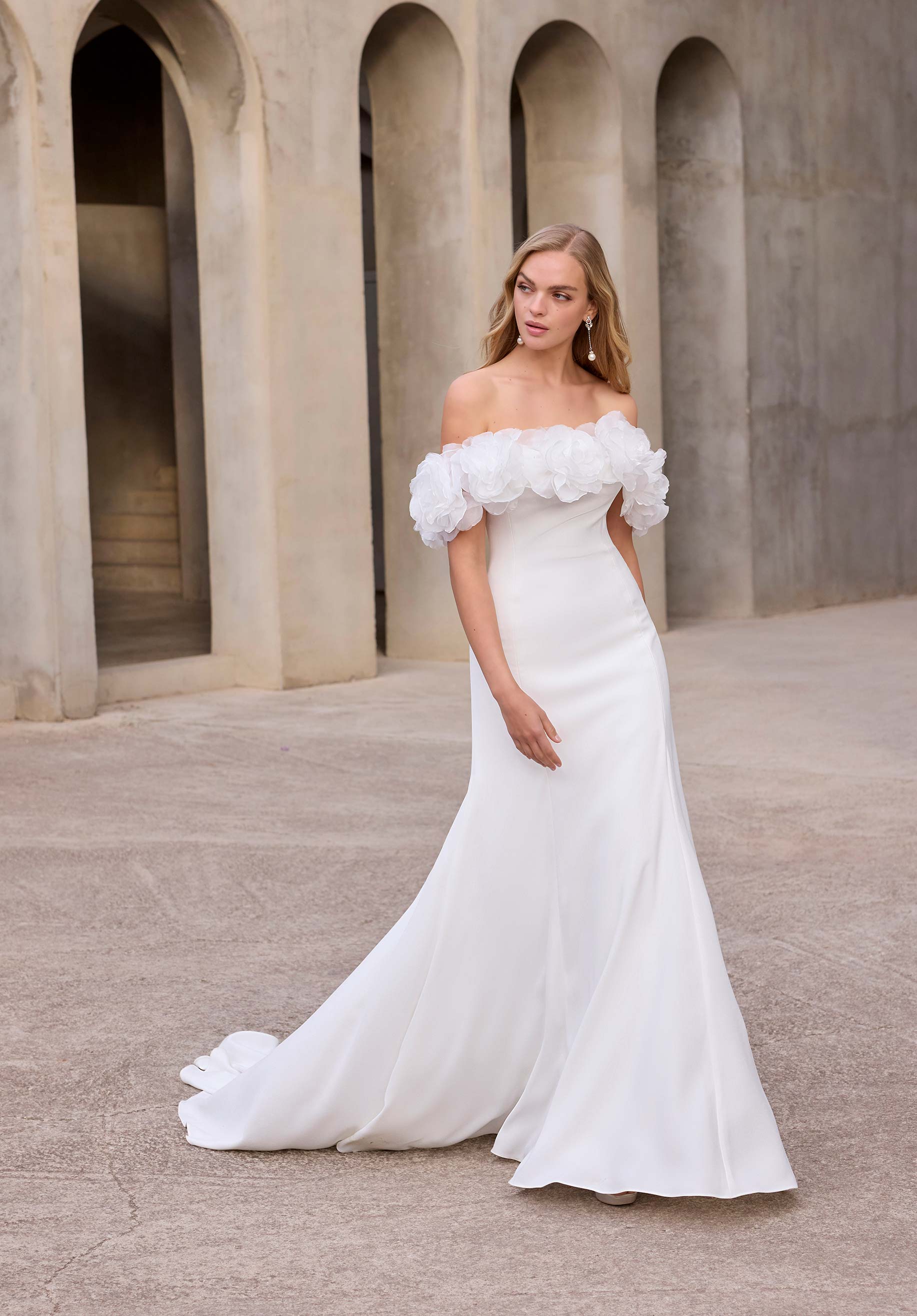 Calliope från Morilee i fit and flare stil brudklänning