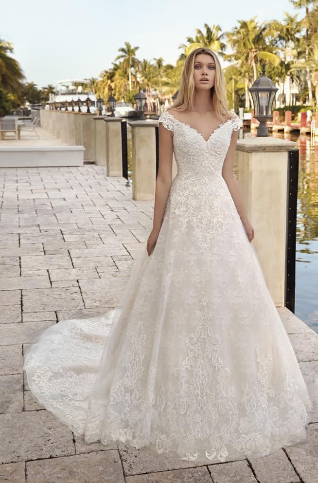 Style 1038 från Demetrios i a-line stil brudklänning