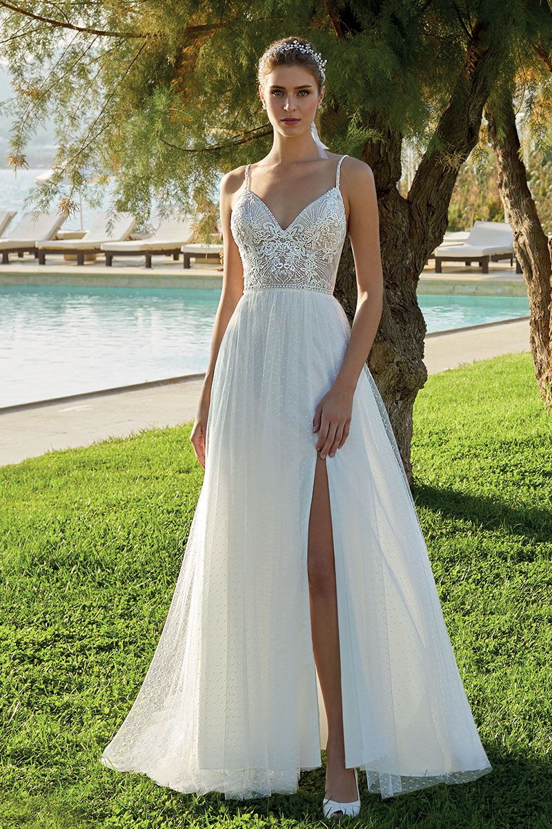 Style – DR341 från Demetrios i a-line stil brudklänning