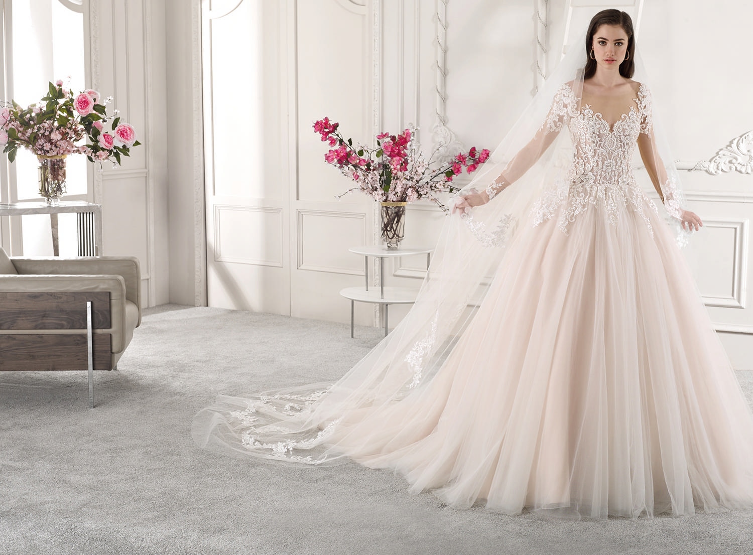 Style 844 från Demetrios i ballgown stil brudklänning