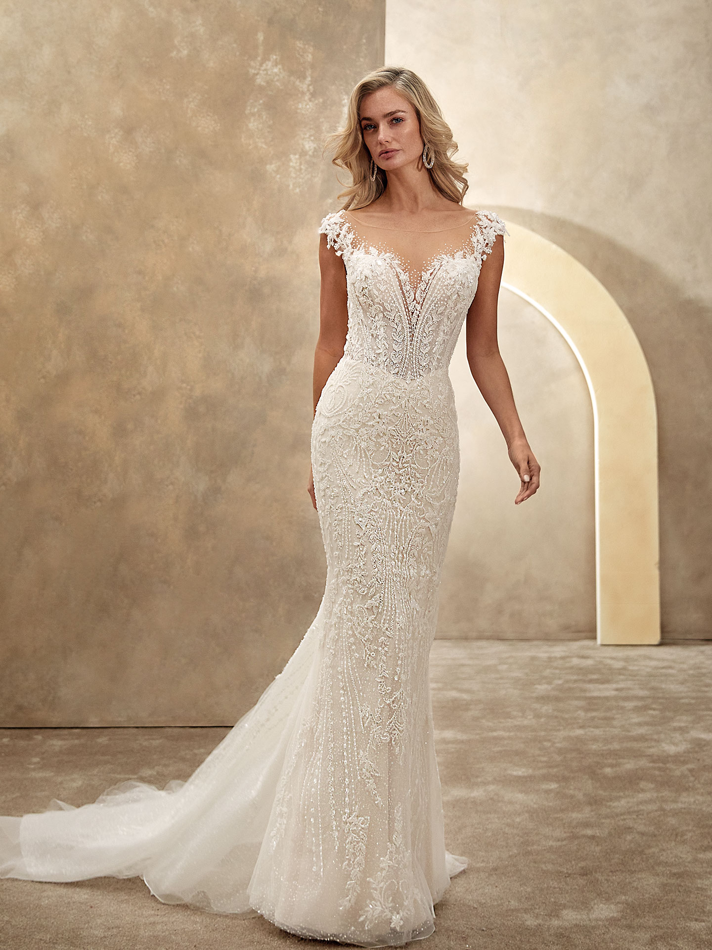 Style 1536 från Demetrios i flared stil brudklänning